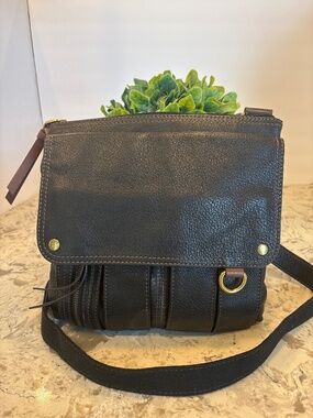 Fossil Morgan Traveler Black Pebbled Leather Crossbody Handbag